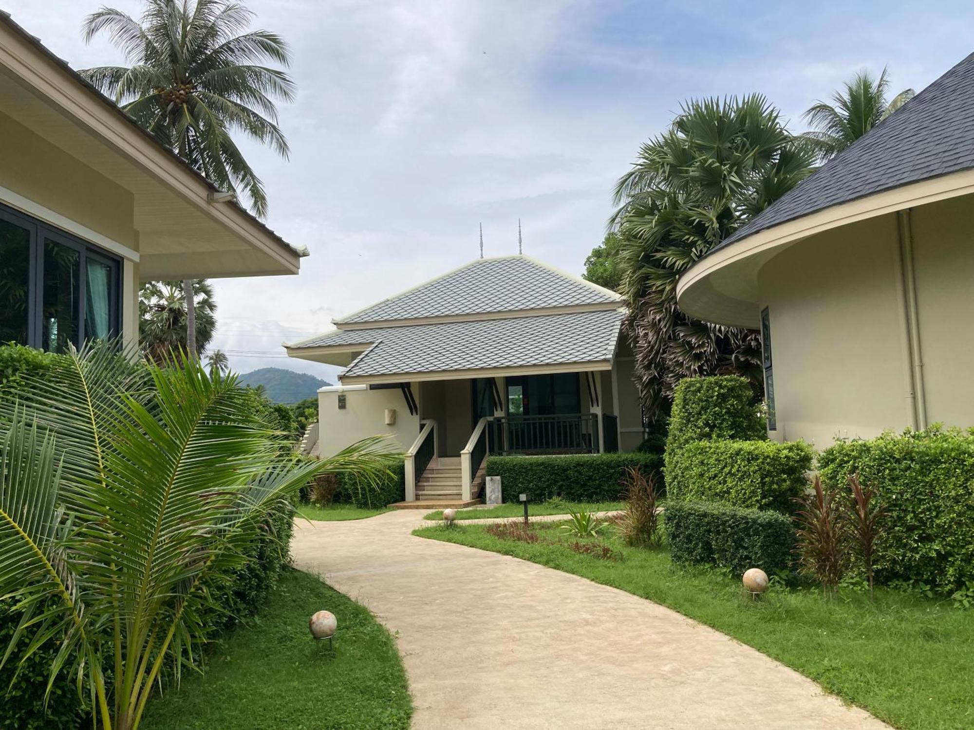 Wis Beach Khanom Hotel Exterior photo