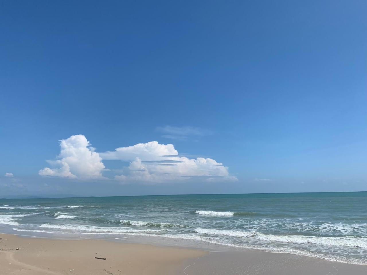 Wis Beach Khanom Hotel Exterior photo